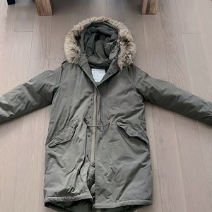 Community by aritzia